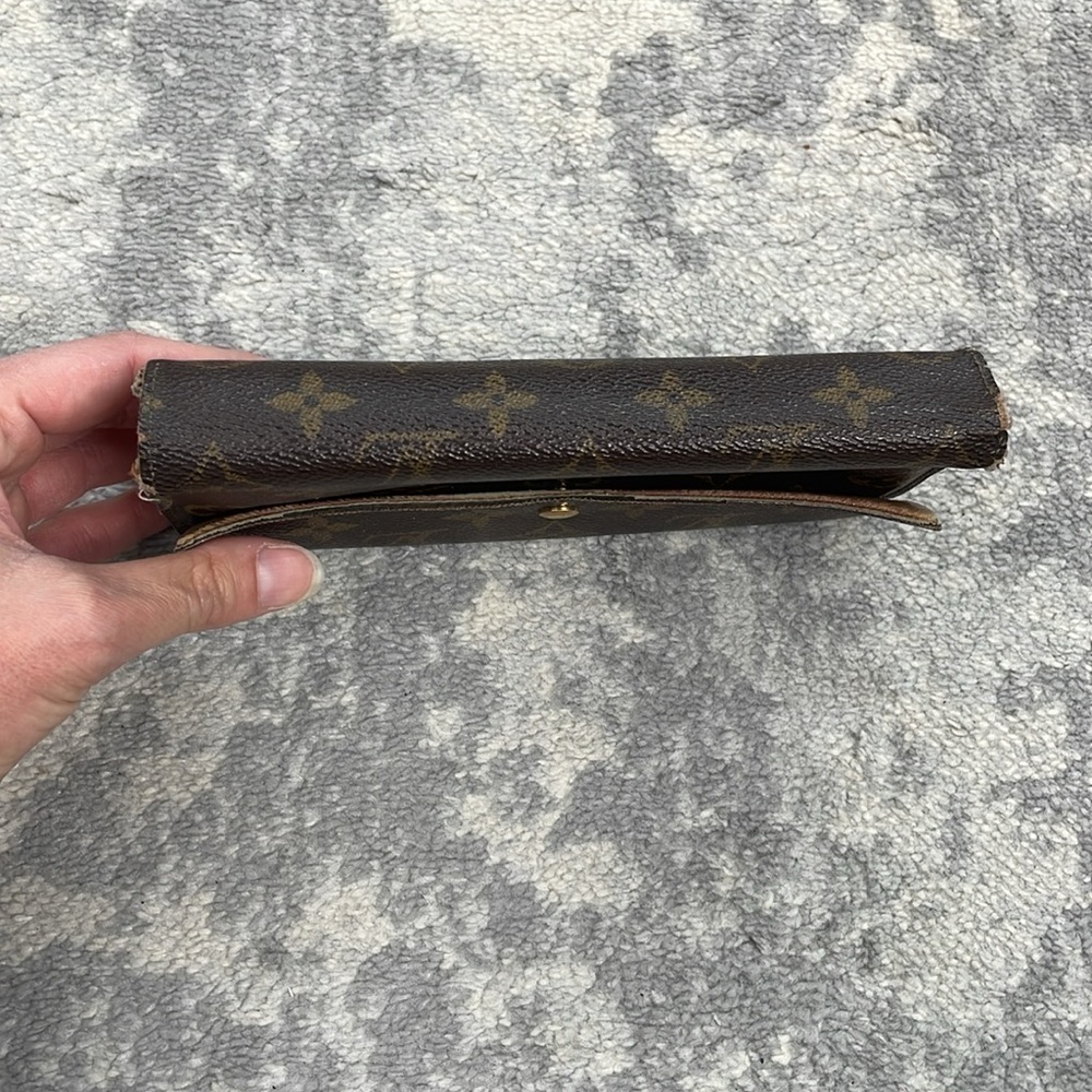 Louis Vuitton Monogram Long Snap Wallet Classic Iconic Luxury - Picture 3 of 16